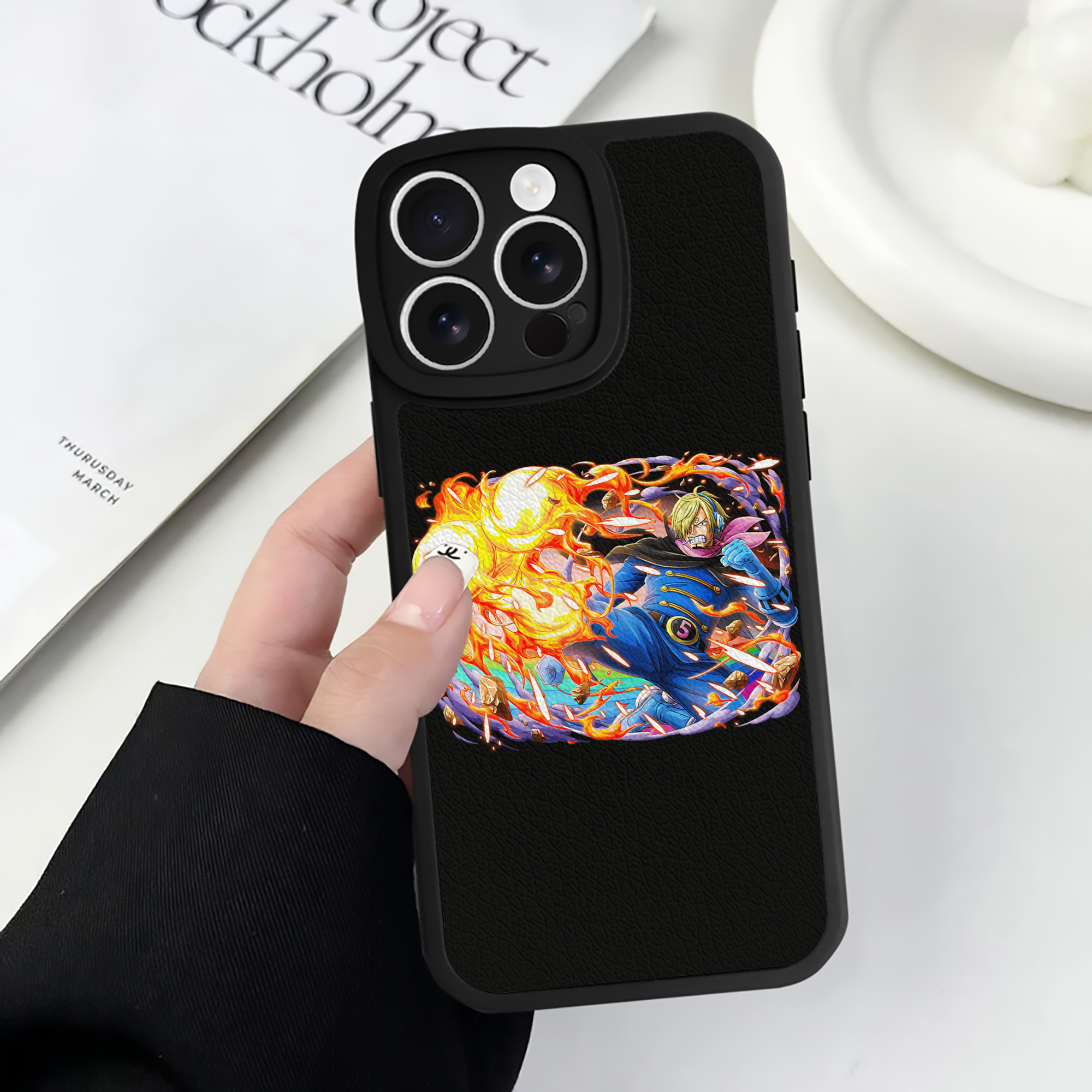 （画像用） ワンピース サンジ ONE PIECE Sanji 【iPhone 16シリーズ対応】シリコンスマホケース（レザー調） 材質：シリコン